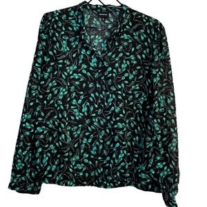 ✨NWT Floral Button Down Blouse ✨New
